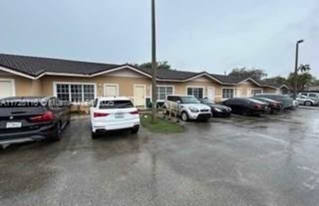 312 NE 3rd St - 312 Northeast 3rd Street, Hallandale Beach, FL 33009