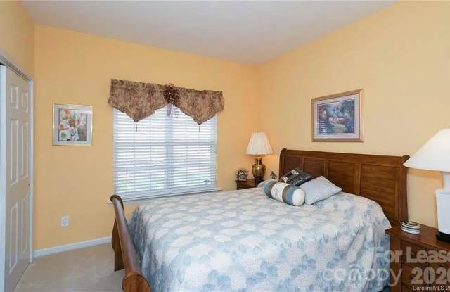 20309 Northport Drive Gallery 4