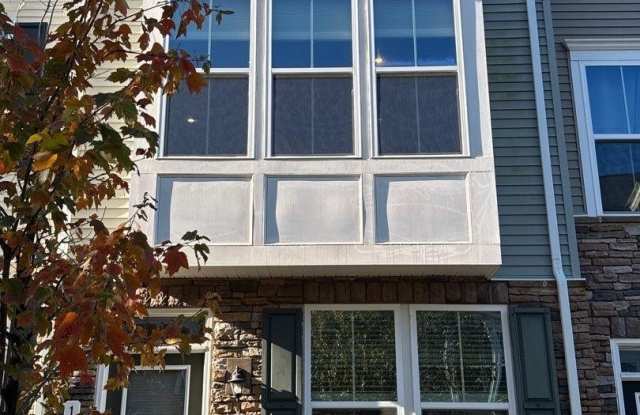 1448 STRAHORN Road Gallery 1