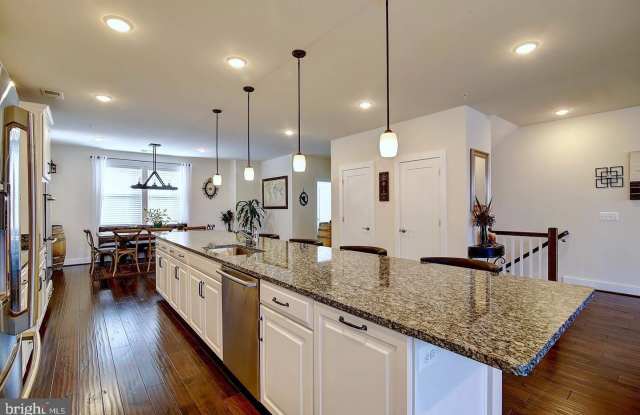 20551 MILBRIDGE TERRACE Gallery 4