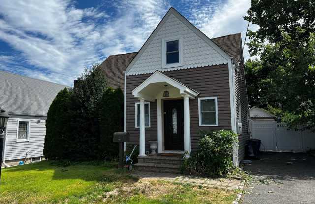 28 Allen Street - 28 Allen Street, Herricks, NY 11040 28 Allen Street - 28 Allen Street, Herricks, NY 11040