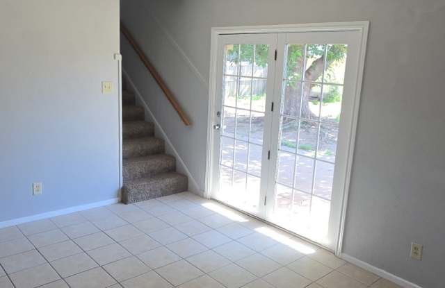 1609 Douglas Dr Gallery 3