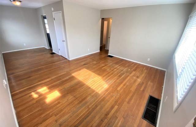 2218 Edgevale Road Gallery 2