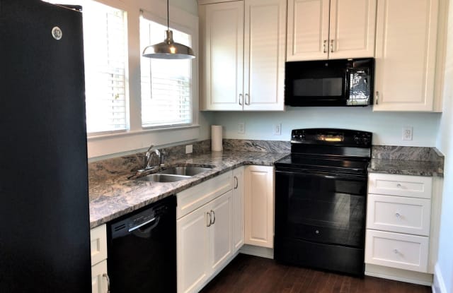 1942 #B Spring Garden St. - 1942 Spring Garden St, Greensboro, NC 27403