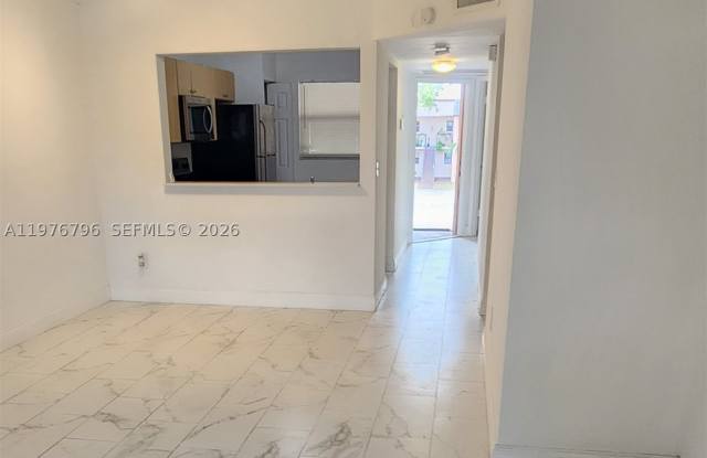 902 NE 209 St Gallery 3