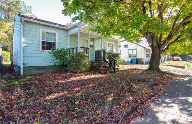 Cozy Single Level Home With Single Car Garage ~ 396 23rd St Gallery 3
