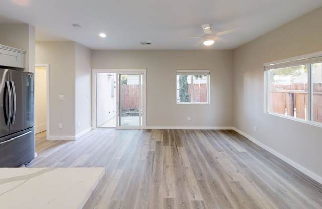 One Story 4BD/2BA w/ Private Yard!! photos photos