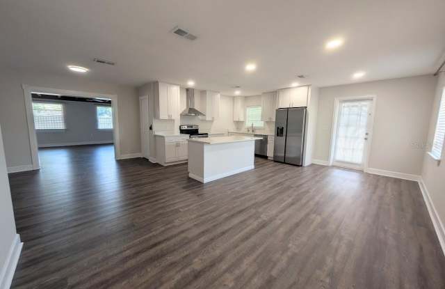 3902 W PAXTON Avenue Gallery 3