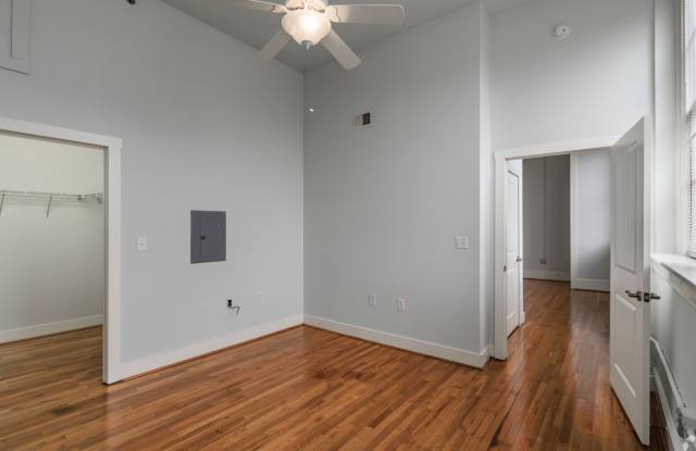 425 E. Washington Ave, 401-202 Gallery 4