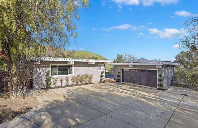 Hartz Property Management presents 1084 Brown Avenue in Lafayette photos photos