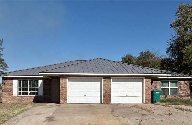 2103 W Roselawn Street Gallery 1