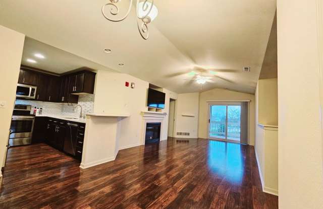 9301 South Cobblestone Way - 9301 South Cobblestone Way, Franklin, WI 53132