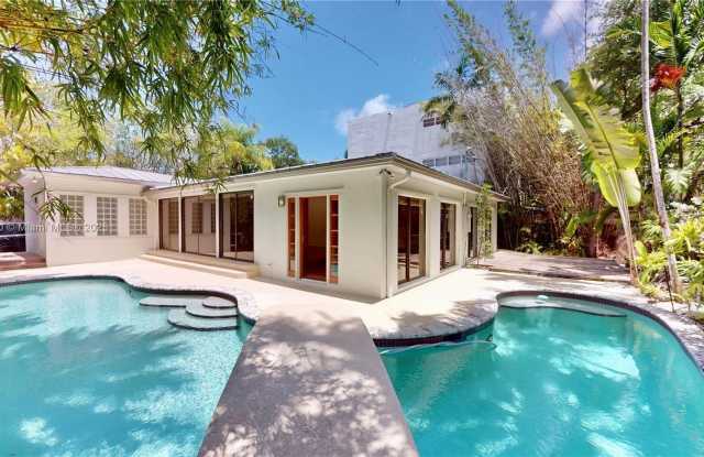 2490 Trapp Ave photos photos