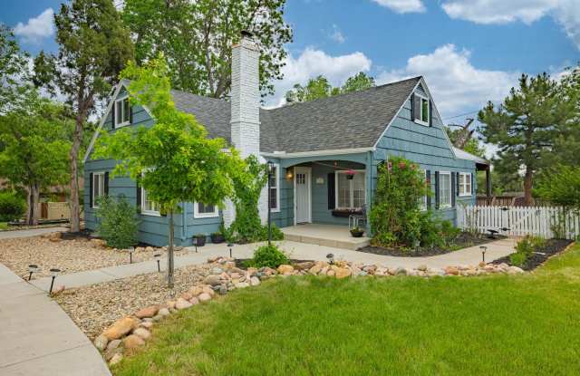 Beautifully Updated 5-Bedroom Rental Near The Broadmoor!! photos photos