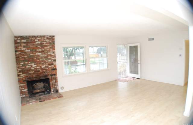 1511 S Conlon Avenue Gallery 2