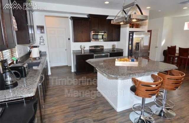 8075 Longleaf Lane Gallery 3