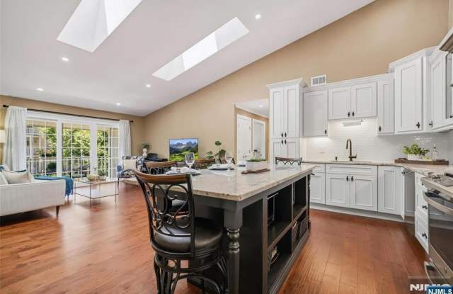 1002 Boxwood Court Gallery 1