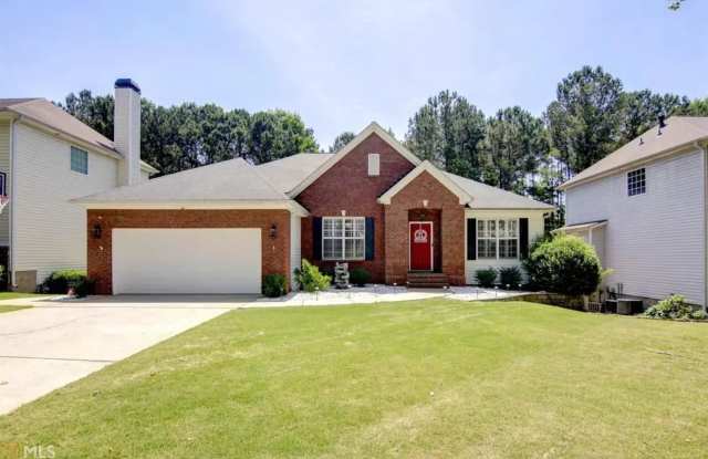 **PRICE IMPROVEMENT** 46 Fairway Drive - 5BDRM, 4BA Over 5400SF in Summergrove Subdivision - Available NOW! - 46 Fairway Drive, Newnan, GA 30265