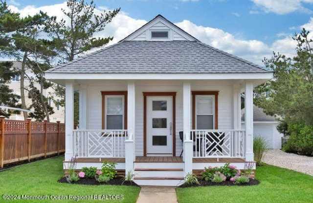 20 E Goldsborough Avenue photos photos