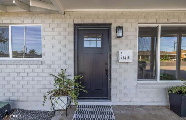 7415 E Holly Street photos photos