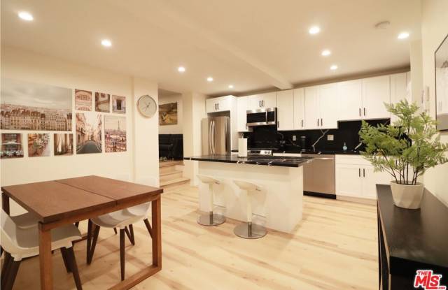 944 N San Vicente Blvd photos photos