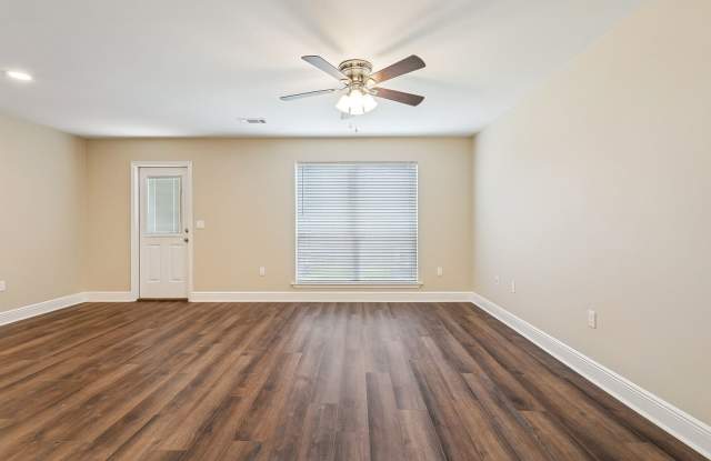 3BR/2.5BA Townhome — Garage + Backyard — Great Schools Gallery 3