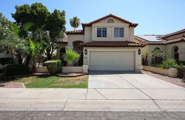 Stunning 3 bedroom, 2.5 bathroom Gold Course Home! photos photos