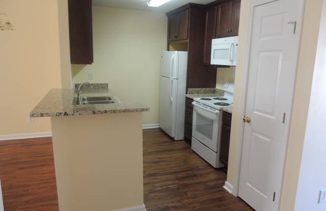 Modern Duplex On a Corner Lot Gallery 4