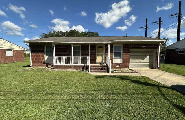 Charming 3BR/1.5BA Home in Oxford Heights Subdivision photos photos