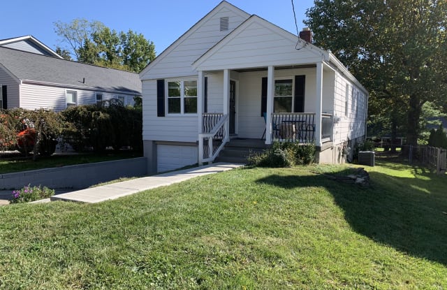 7318 Iuka Ave - 7318 Iuka Avenue, Madeira, OH 45243