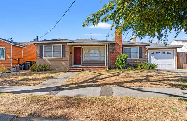 Charming 3 Bed, 2.5 Bath Home in San Leandro | Spacious Rear Yard & Attached 1-Car Garage! Gallery 1