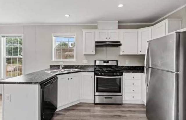 22 Benjamin Ln. photos photos