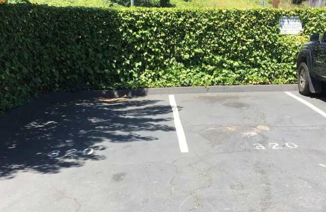 2 bed/2 bath right off 580! 2 parking spaces included! Washer/dryer in unit!! - 5400 Mountain Boulevard, Oakland, CA 94619