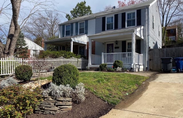 2810 FARMINGTON DRIVE - 2810 Farmington Drive, Huntington, VA 22303