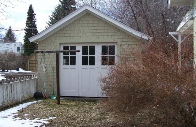 4 Bedroom close to downtown, bike and walking paths and parks. photos photos