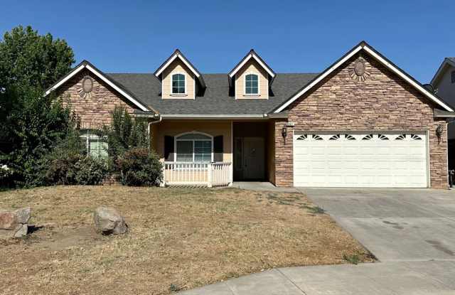 $2,395 Shepherd  Chestnut, 4 Bedroom Home - N. Matus Ave, Fresno - 8962 North Matus Avenue, Fresno, CA 93720