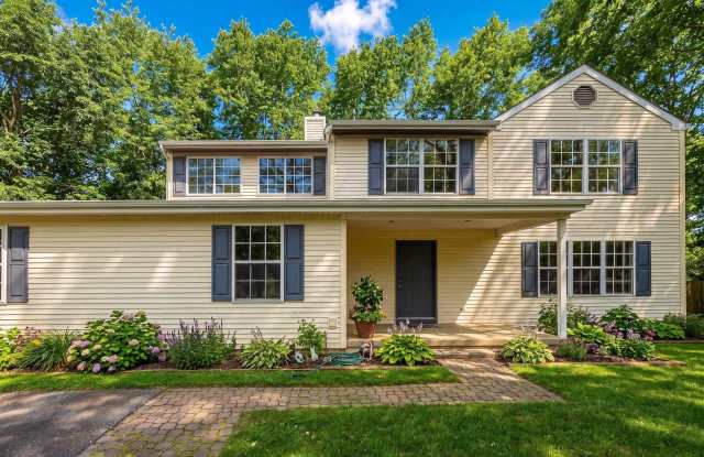 1 Broadmoor Dr photos photos