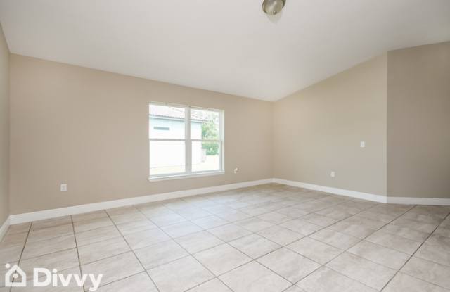 325 Gardenia Court Gallery 4