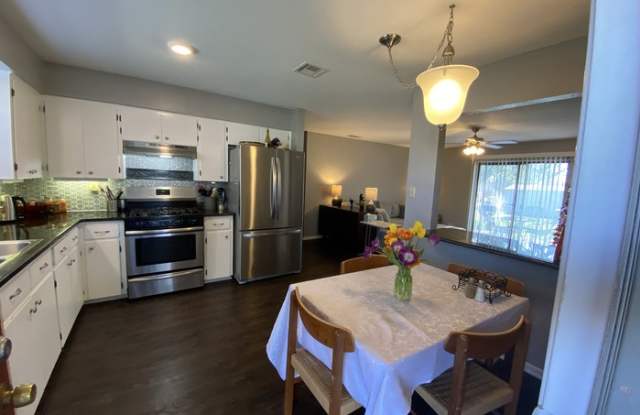 1305 East Main Street - 1305 East Main Street, Round Rock, TX 78664