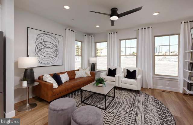 1213 ROCKWELL Avenue Gallery 3