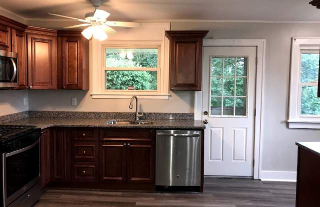 4 Bedroom; 1 Bath House for Rent - Swissvale photos photos