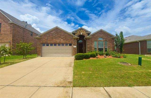 1521 Grey Willow Lane - 1521 Grey Willow Lane, Arlington, TX 76002
