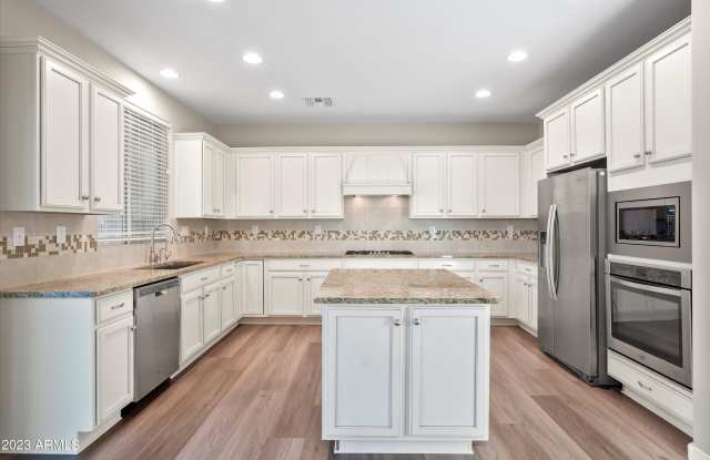 3842 E CAT BALUE Drive Gallery 2