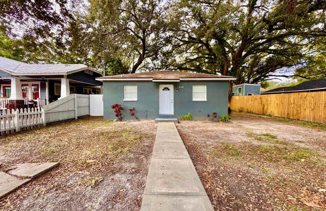 8108 N 11th St photos photos