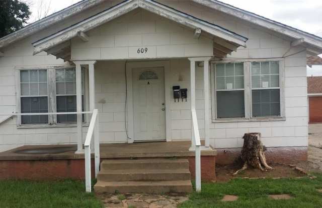 609 EN 15th Street - 609 East North 15th Street, Abilene, TX 79601 609 EN 15th Street - 609 East North 15th Street, Abilene, TX 79601