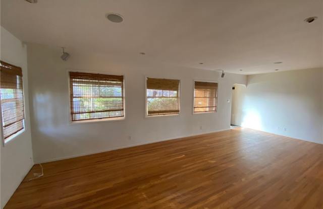 6502 Ben Avenue Gallery 4