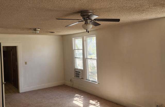 1527 S Moffet Avenue Gallery 2