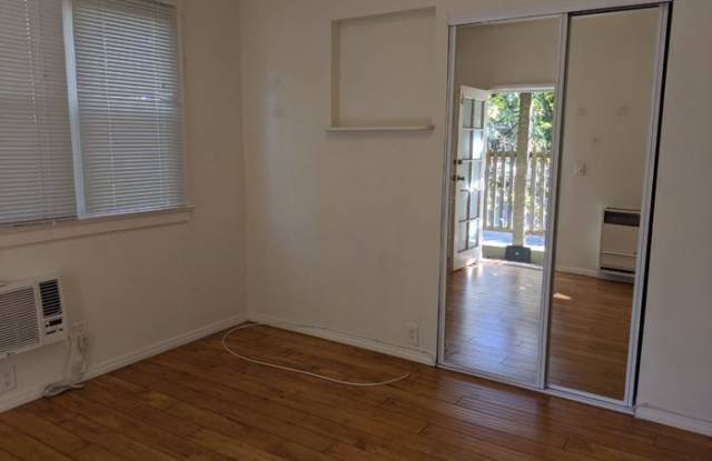 858 North La Fayette Park Place Gallery 2