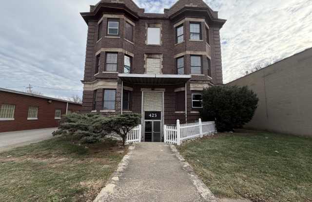 425 N Vermilion St - 425 North Vermilion Street, Danville, IL 61832