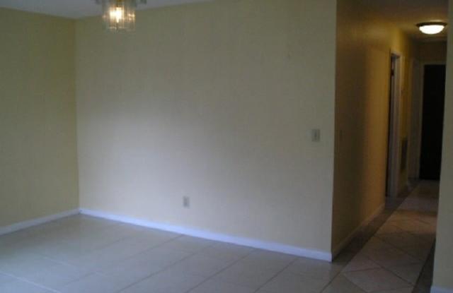7311 Kingsbury Circle Gallery 2
